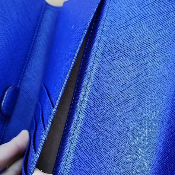🔸️Michael Kors Blue iPad/Tablet Leather Case - Picture 10 of 10